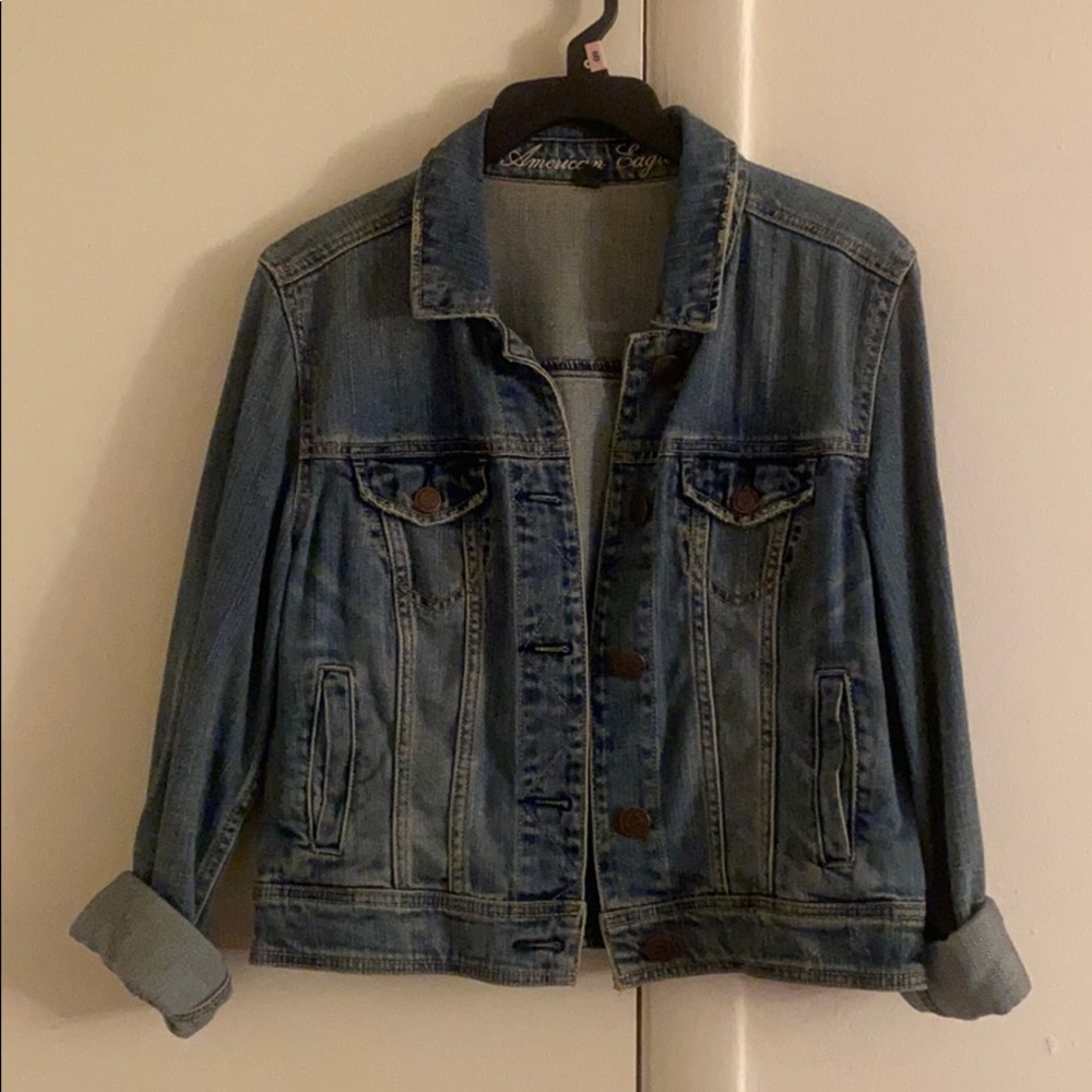American Eagle Cropped Medium Wash Jean Jacket SzM
